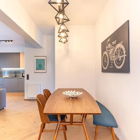 Apartment Elegant In Center, 5min To History Sites